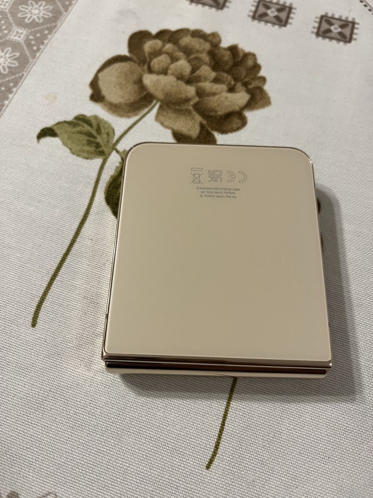 Samusung galaxy z flip 4