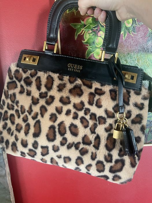 Чанта Guess leopard