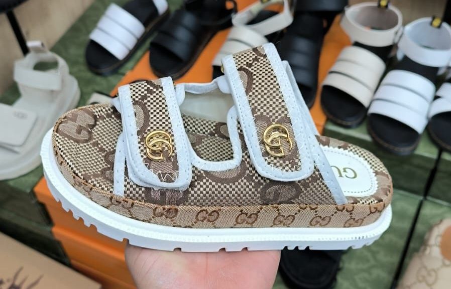 Papuci  hermes alb negru si bronze 36-40