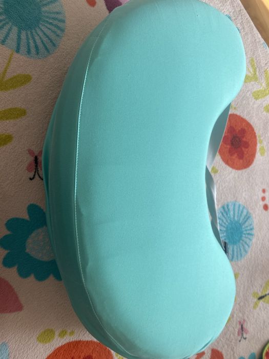 Възглавницата Matea кърмене