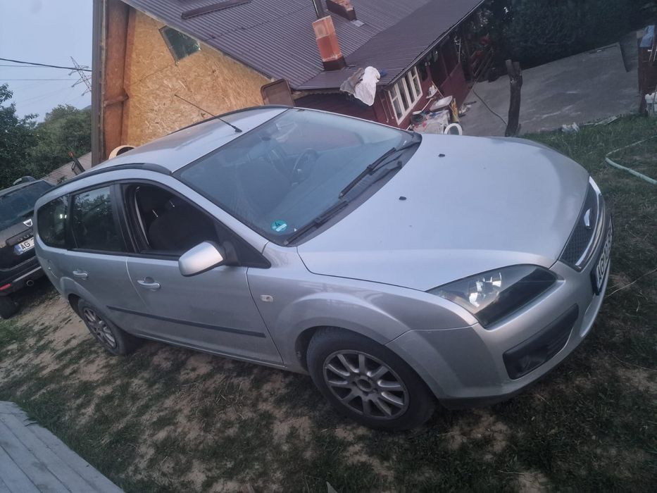 Vând Ford Focus 1.6 plus GPL