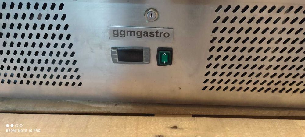 хладилна маса с плот