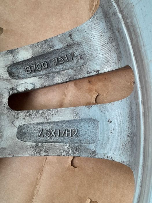 Vand set de Jante r17 cu amvelope de iarnă