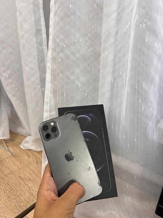 Продам Айфон 12 про 256gb