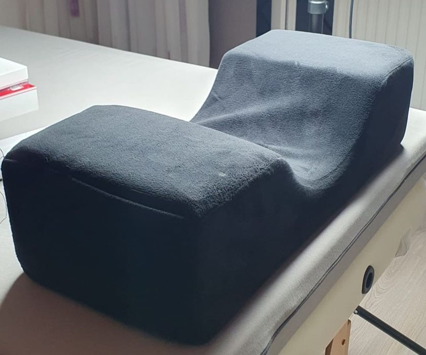 Perna pentru gât /aplicare extensii de gene