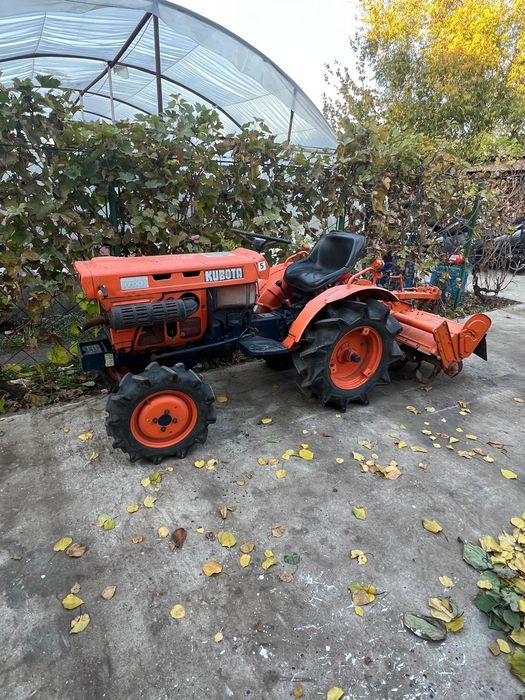 Tractor cu freza