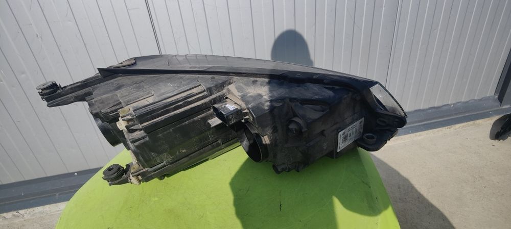 Far stanga Volkswagen golf 7 facelift avariat geam