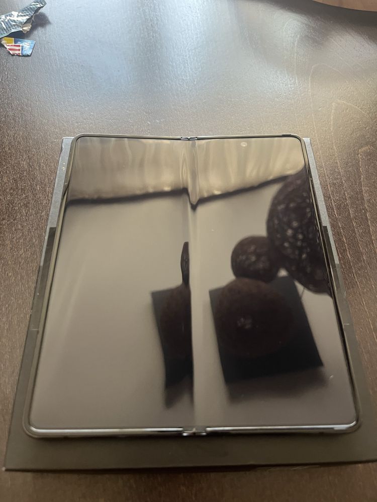 Samsung Z Fold 4 + оригинален кейс