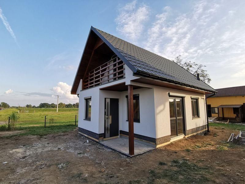 Vand cabane la cheie, containere si case modulare pe structura metalic