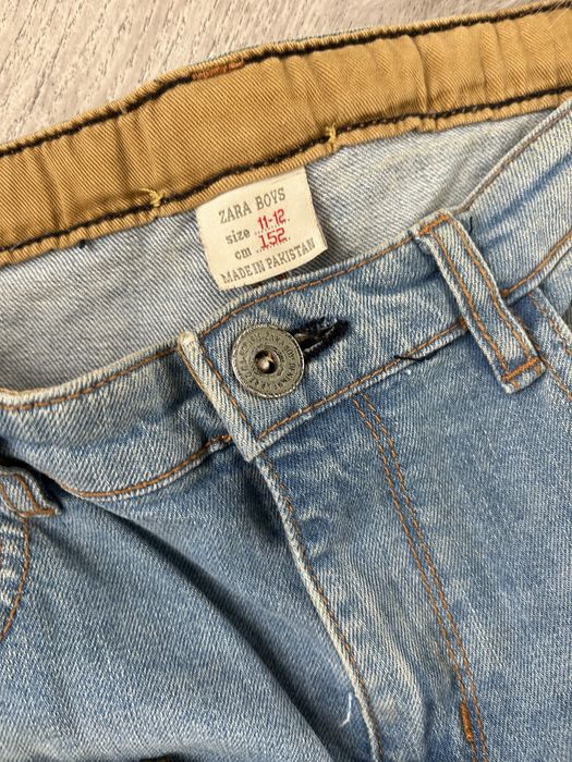 Blugi Zara albastru deschis
