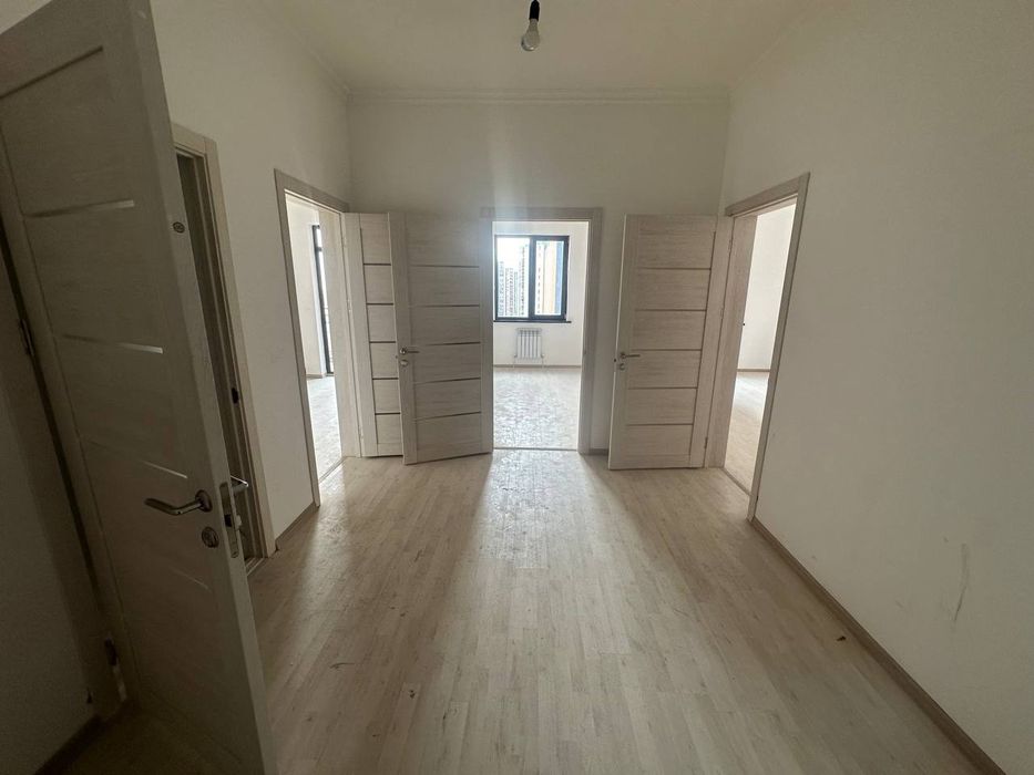 Продается Квартира янги дархон 16 этажный дом 12 этаж 2 комнат