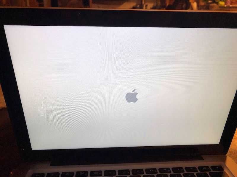 Ремонтирам лаптопи Macbook Pro 15“ или 17“, 2011г.