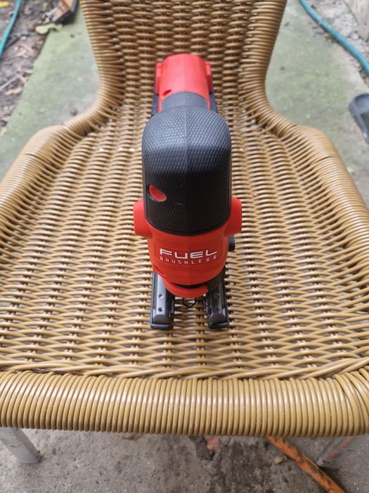 Pendular Milwauke M18 FBJS