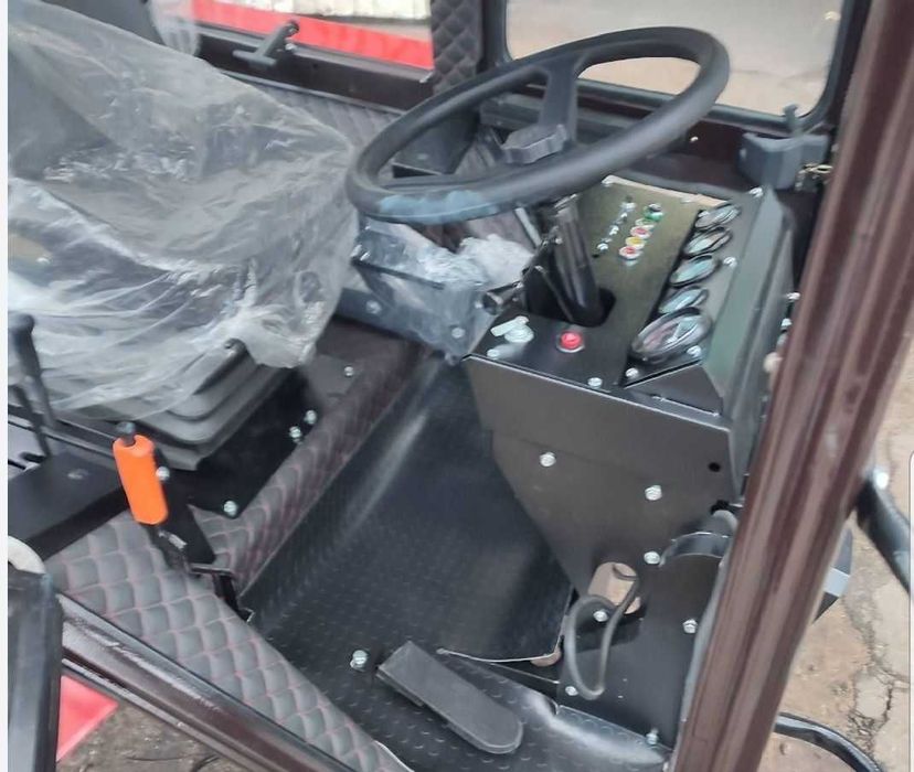 Продам трактор запчасти  кабину