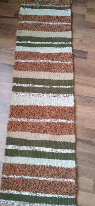 Covorașe lucrate manual.