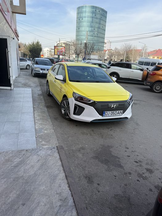 Hyndai ioniq taxi