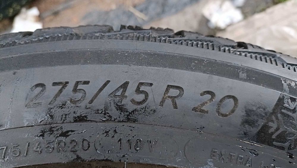 Vând anvelope 275/45/20 runflat