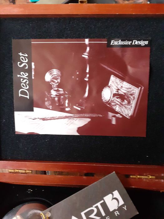 часовник и преспапие АRT GALLERY арт за бюро ръчна изработка