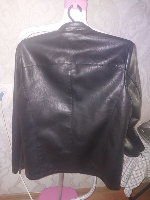 Продаеься куртка мужская экокожа размер48-50