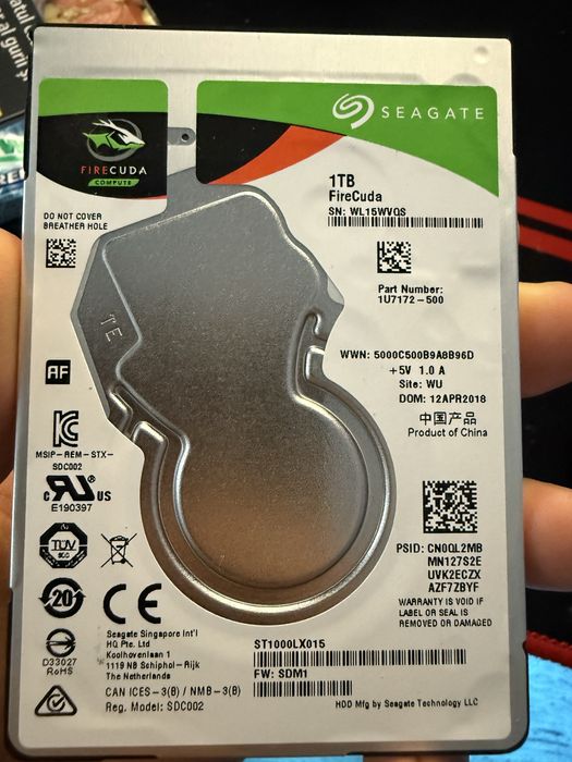 Hard disk seagate.