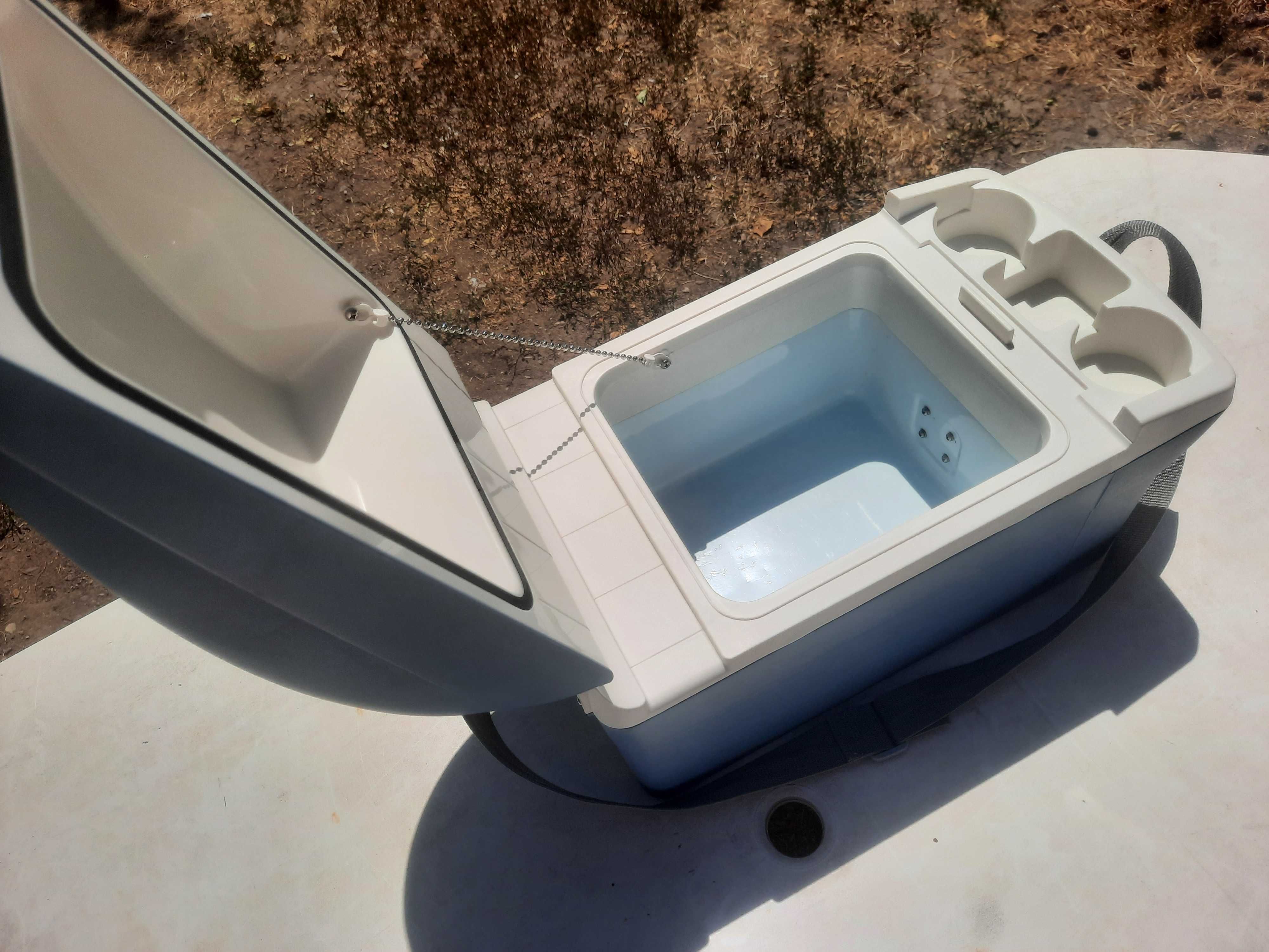 Хладилна чанта Mobicool-Dometic 12V 16l.