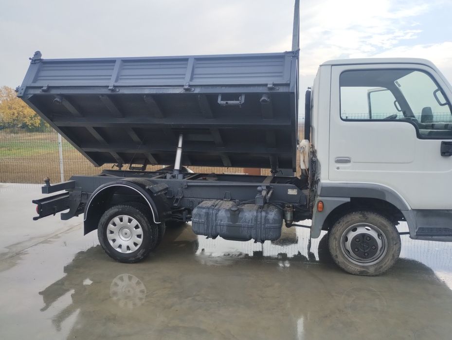 Nissan cabstar Basculabil Trilateral 3.5T