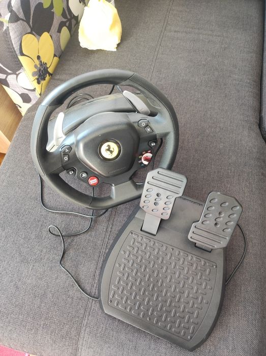 Volan: Thrustmaster T80