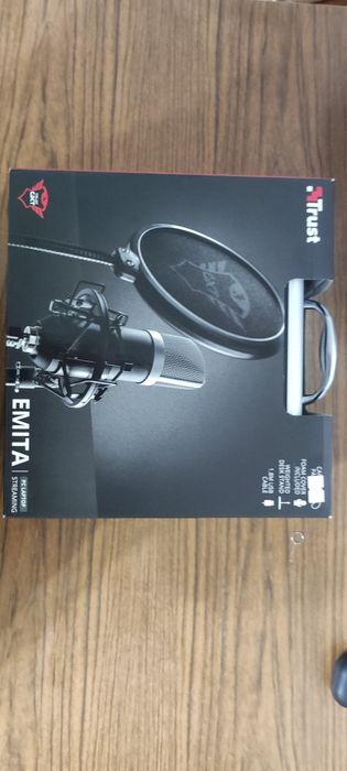 Микрофон настольный Trust Emita GTX 252