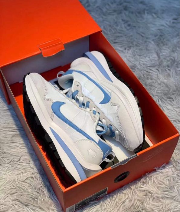 Дамски маратонки Sacai x Nike VaporWaffle Sesame and Beige Haze Blue