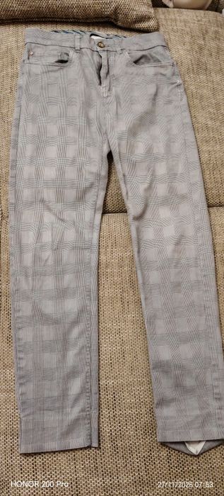 Продавам мъжки  панталон зара