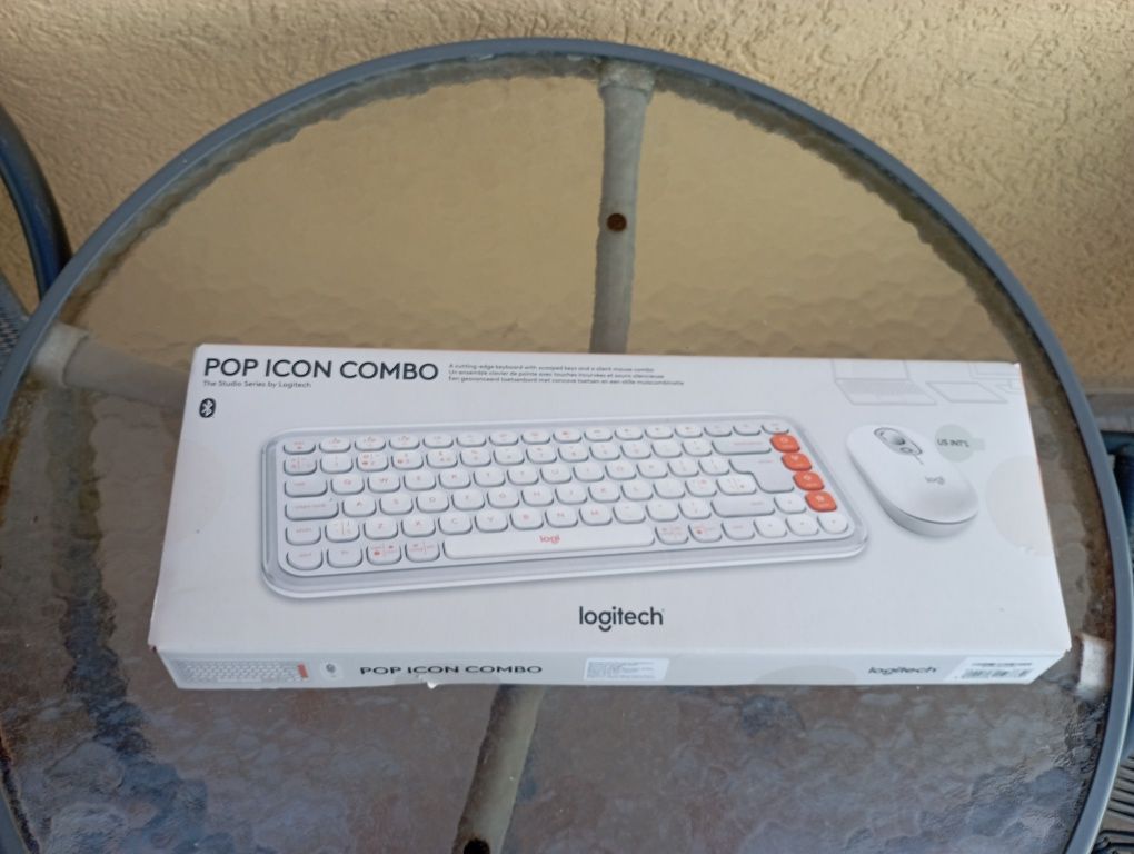 Безжична клавиатура и мишка Logitech