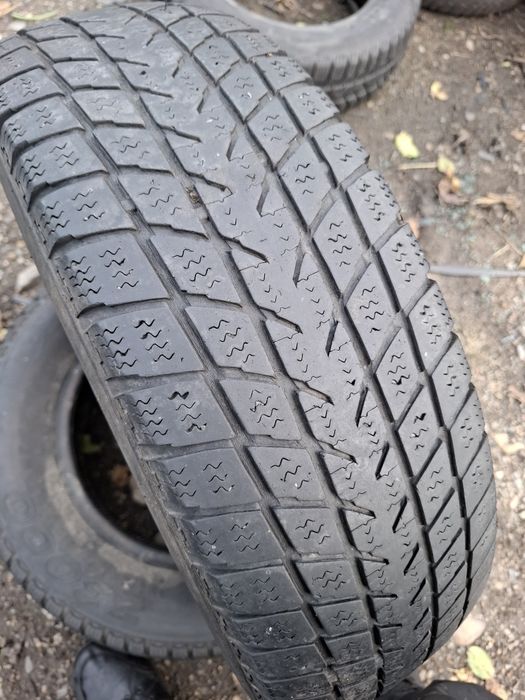Vand 2 anvelope 185 70 14 de iarna bune