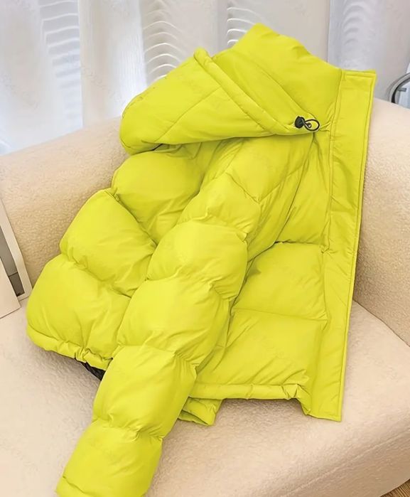 Дамско спортно яке