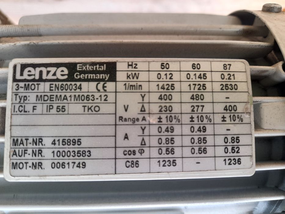 Motor trifazic cu reductor