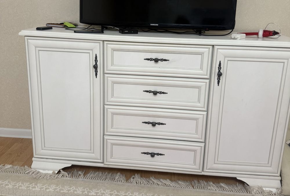 Комод белый в хорошем состоянии