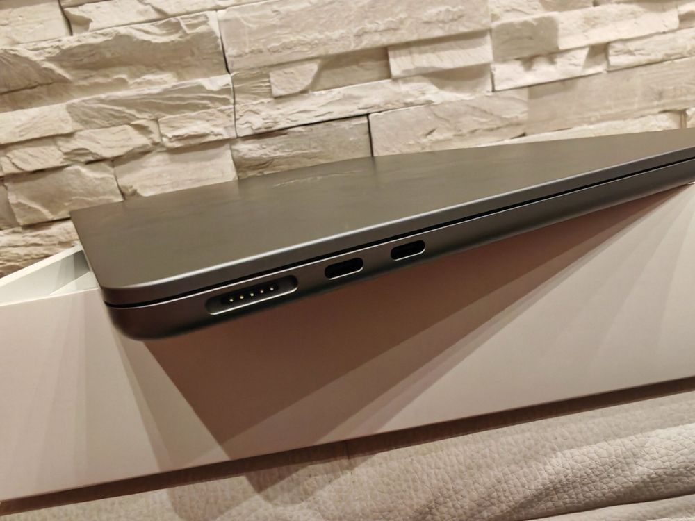 НОВ MacBook Air 13,6” M3 256GB SSD 8GB RAM 24м. ГАРАНЦИЯ