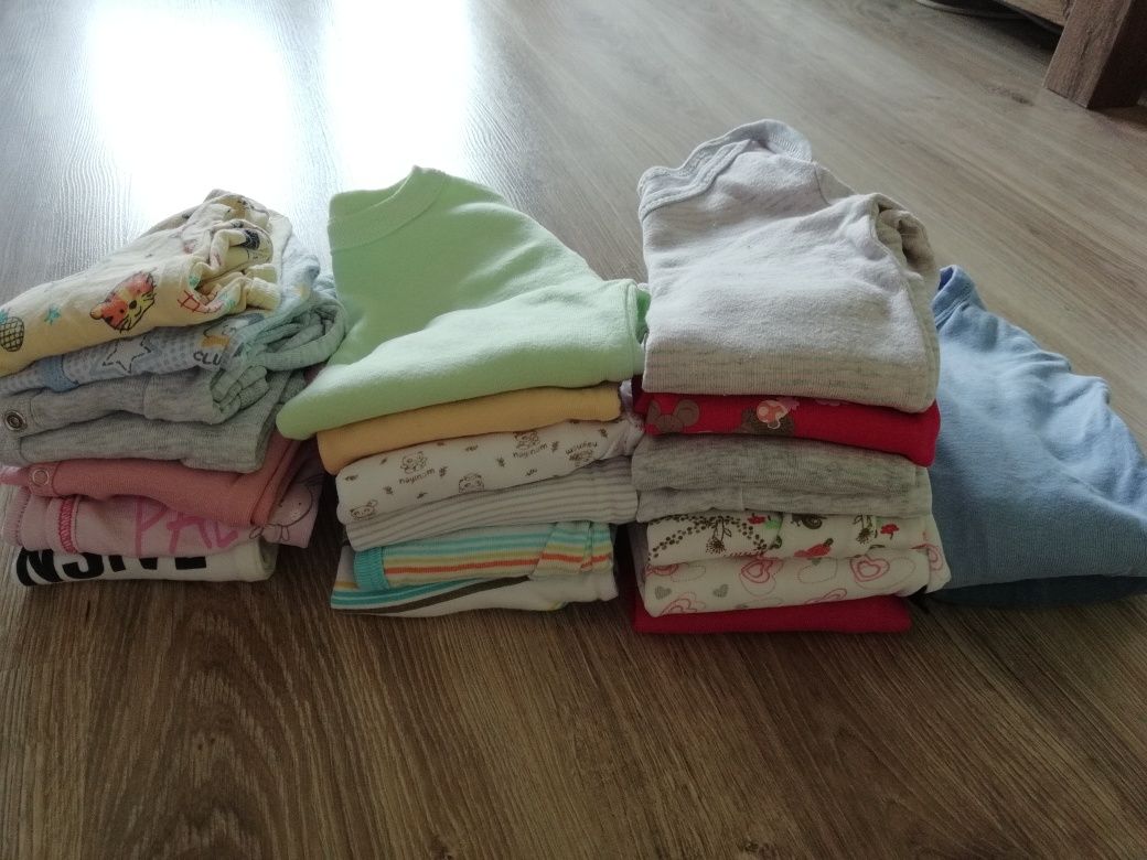 Бебешки дрехи от новородено до 1 годинка