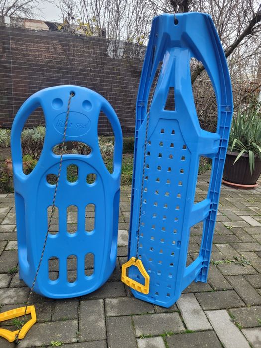 Sanie . 2 bucăți, noi.