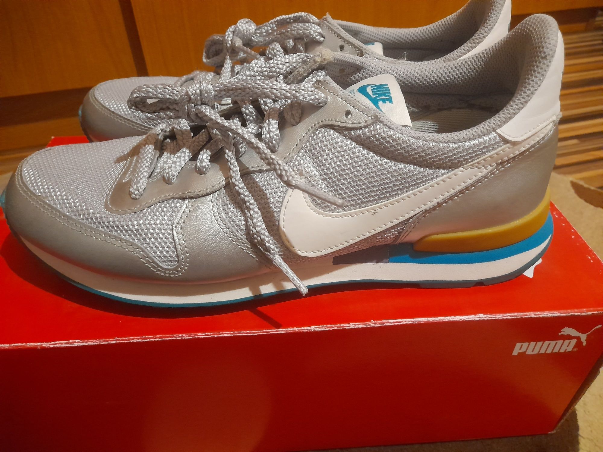 (40) NIKE оригинални маратонки