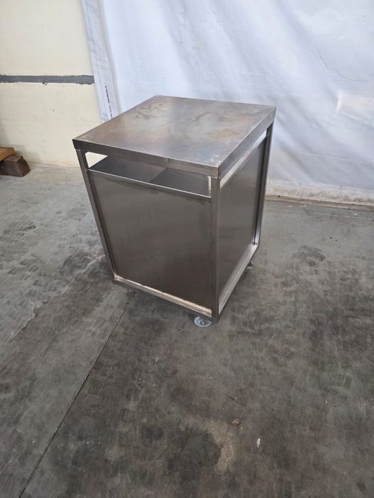 Немска спомагателна масичка от неръждаема стомана с място за чували