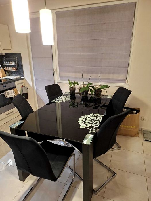 Маса и 6 стола за трапезария