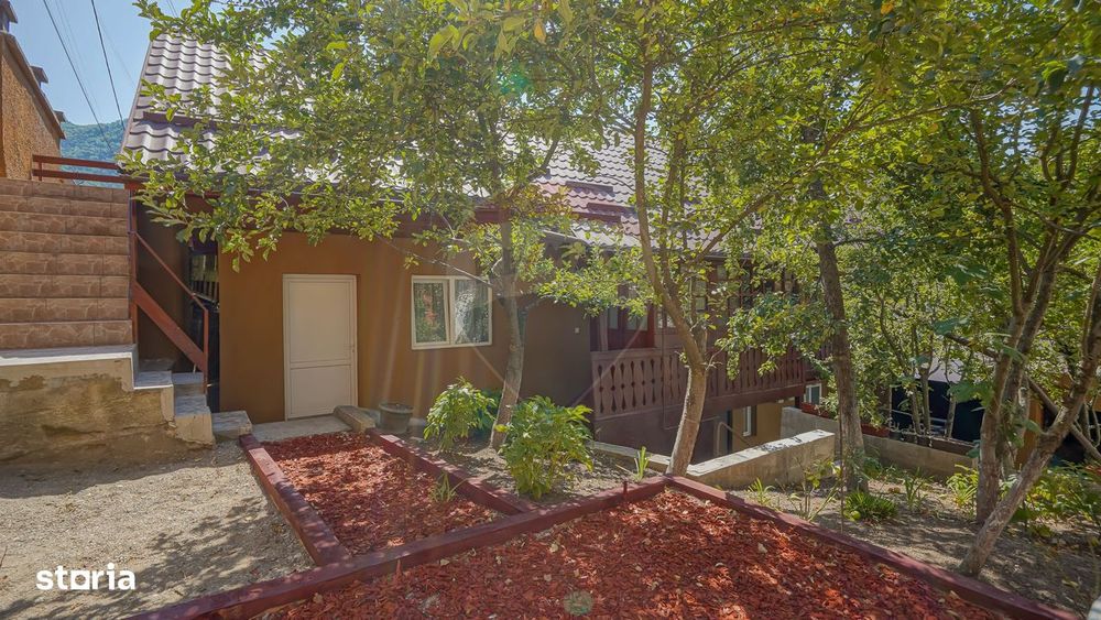 Casă individuală, parcare în curte, pod mansardabil în Centrul Istoric