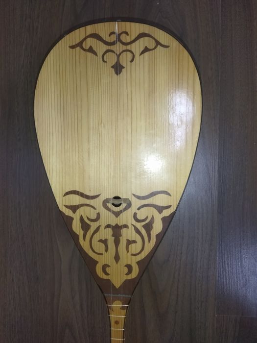 Qozoq do'mbirasi.