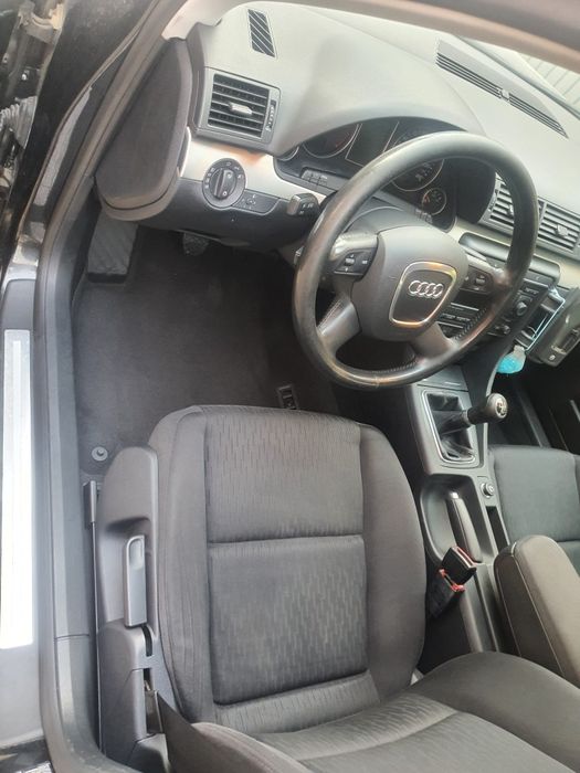 Vand audi a4b7  an fabricație 2007