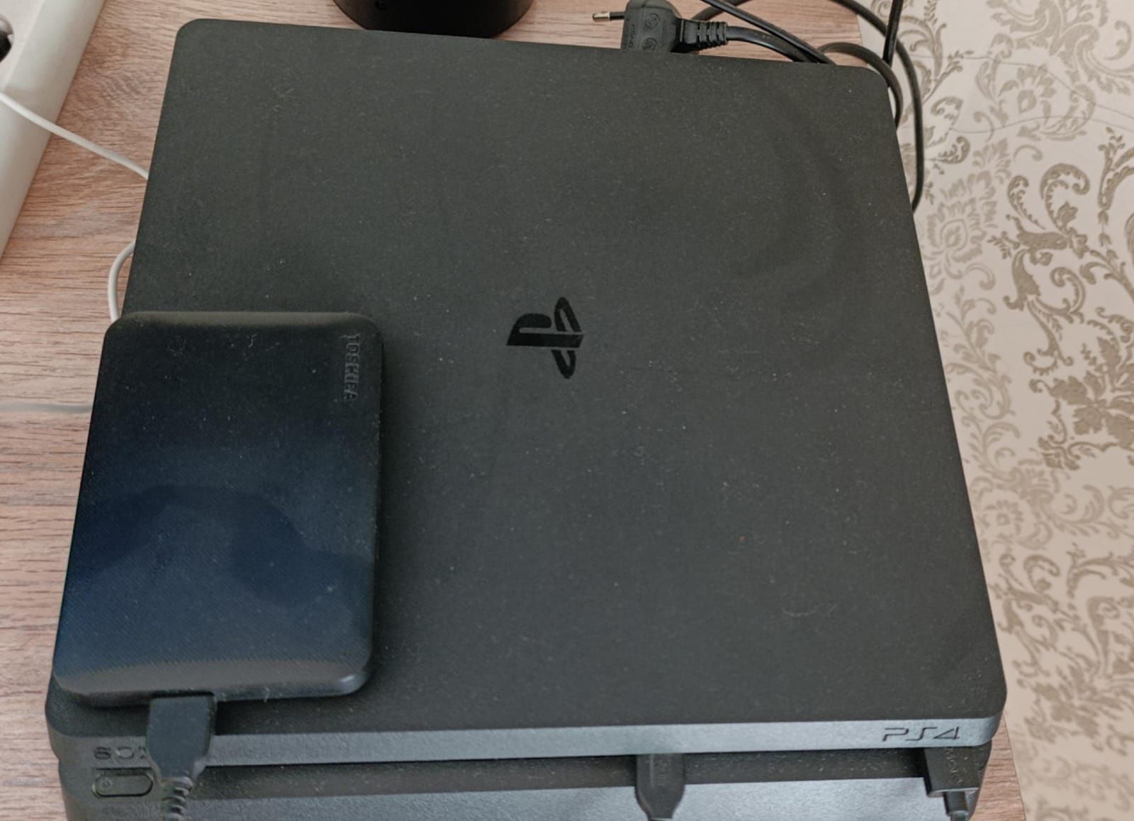 Продам playstation 4
