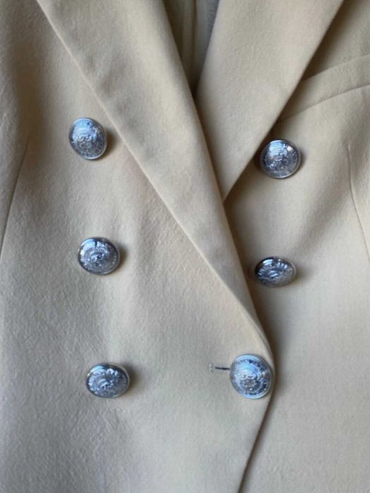 Geaca Balmain originala cream cu dublii nasturi