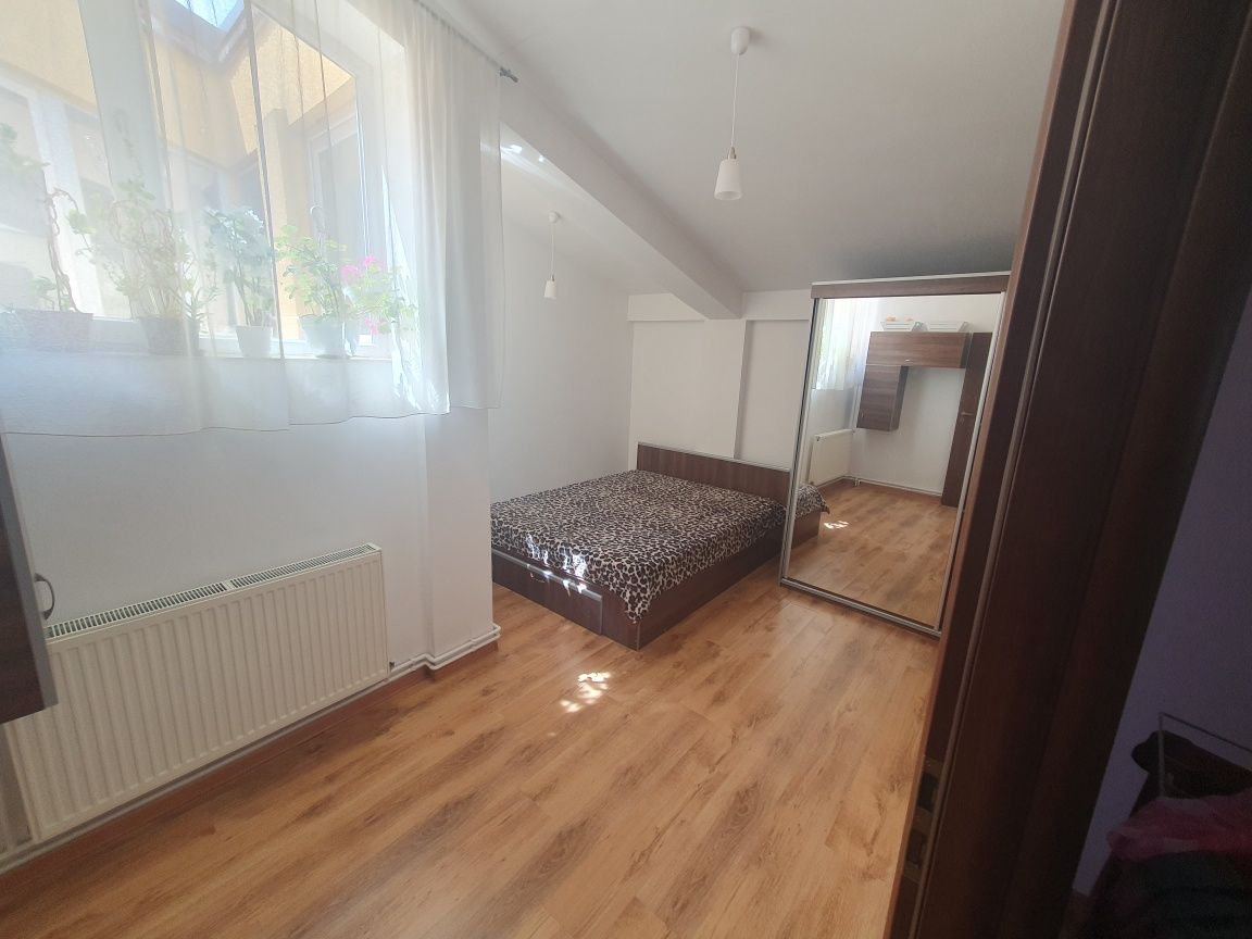 Vand Apartament cu 3 camere