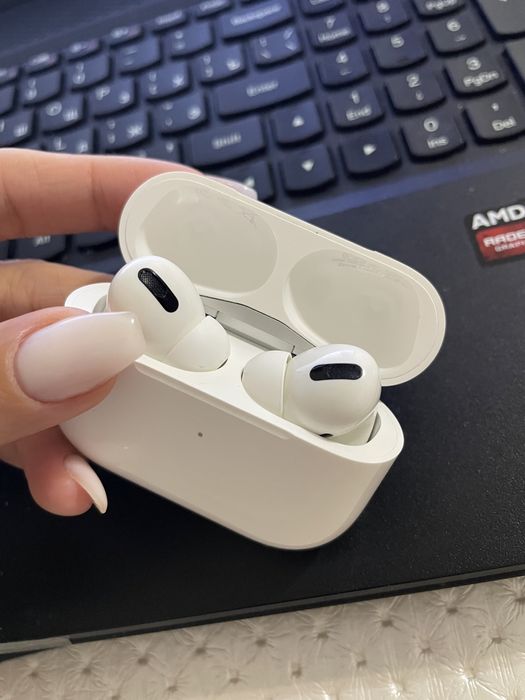 AirPods AirPods Pro