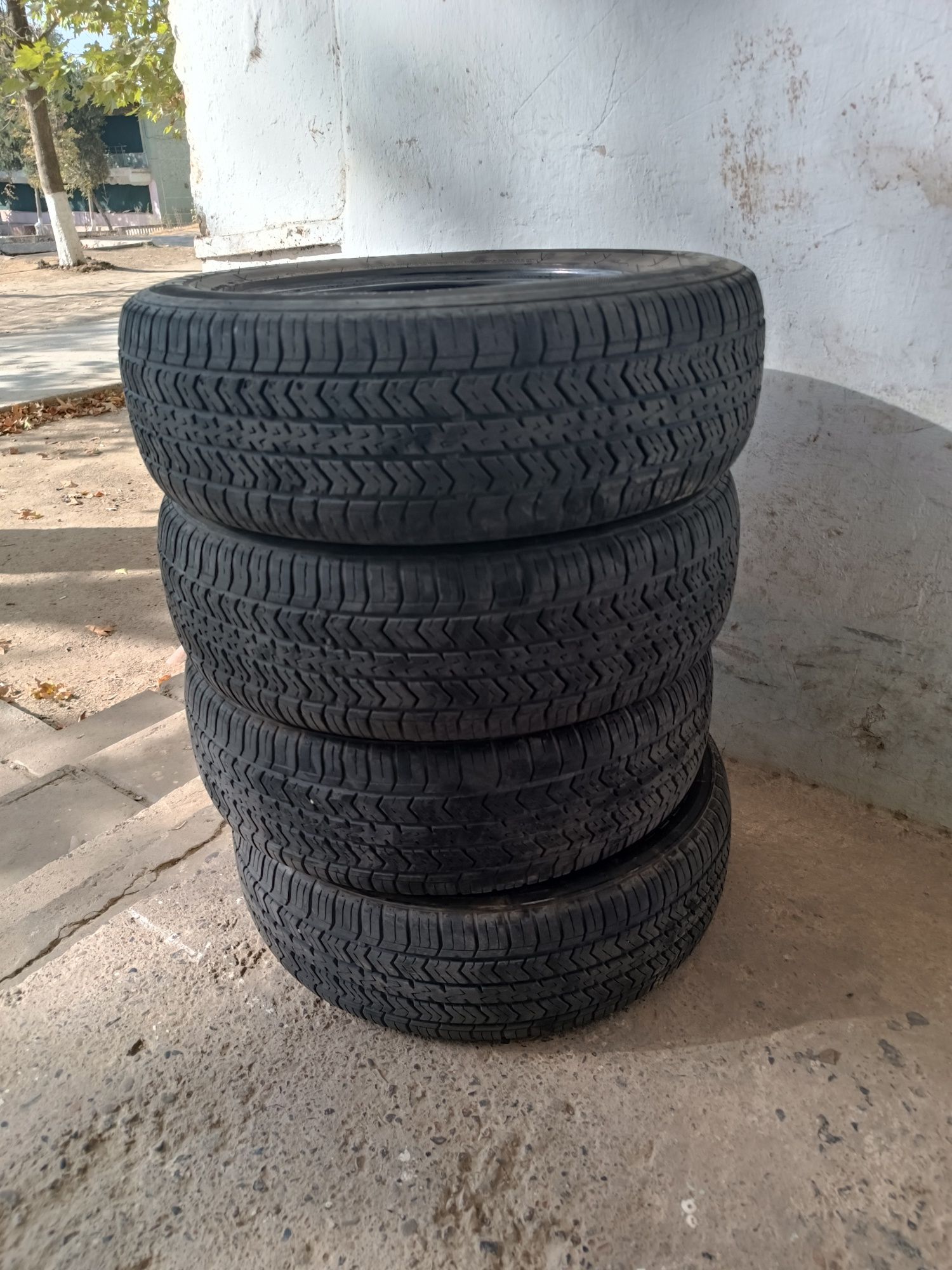 Автошина 16570R13