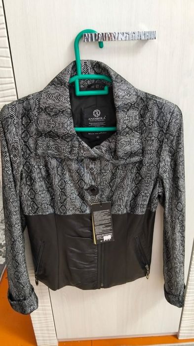 Продам новый размер 46 женский